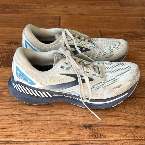 Brooks Adrenaline GTS 23 Road Running Shoes Light Gray Blue Womens Size 8.5 - Picture 1 of 10